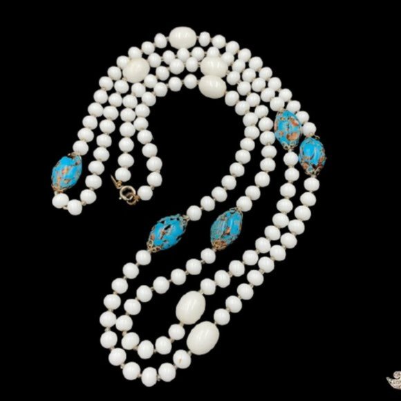 Long Vintage Trifari Venetian and Milk Glass Necklace - Picture 2 of 8